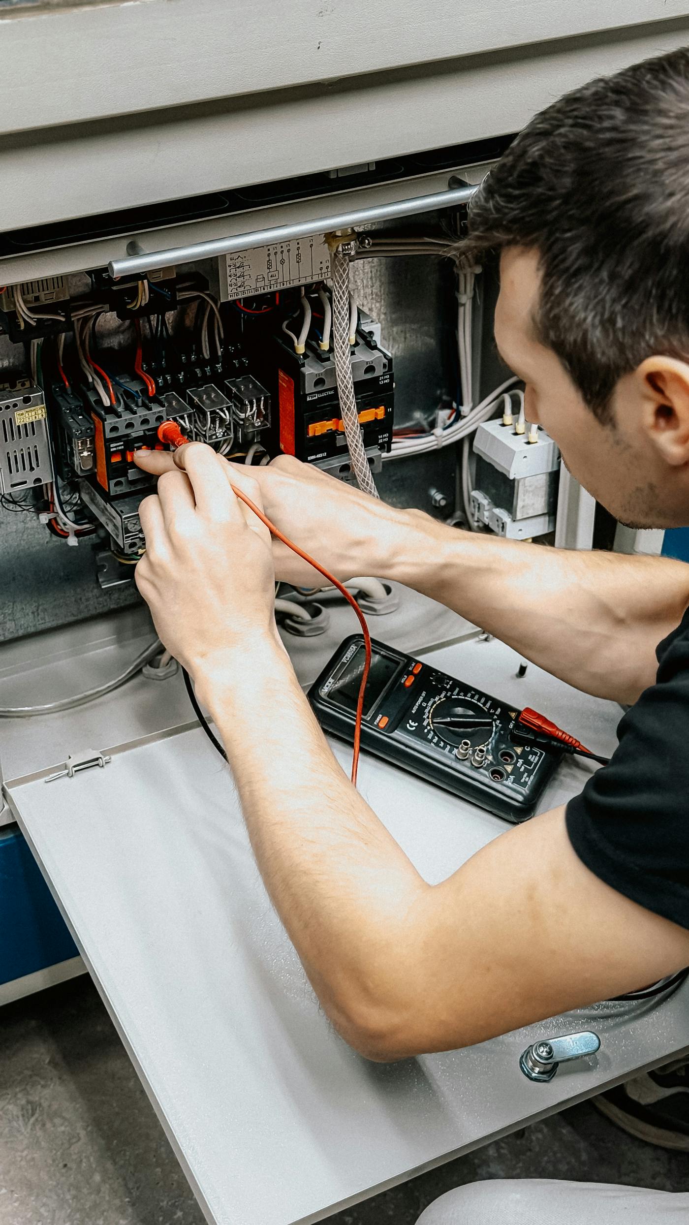 Electrical service detail for Verdugo Houseworks